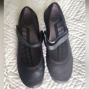 Abeo 24/7 leather velc strap mary jane comfort flats shoes